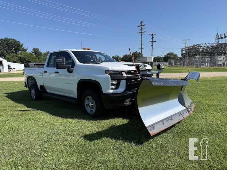 2020-chevrolet-2500-image-3