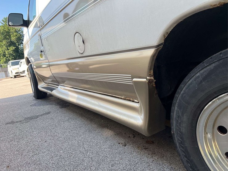 2002-ford-e250-image-13