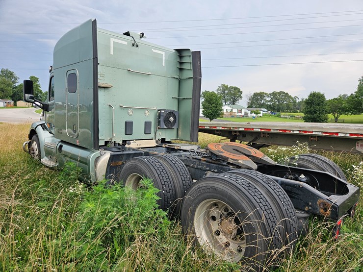 2016-peterbilt-579-image-8