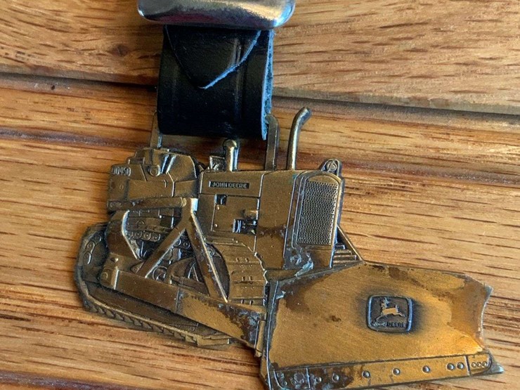 (3)-john-deere-industrical-watch-fobs-image-3