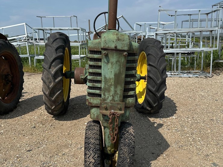 john-deere-b-image-2