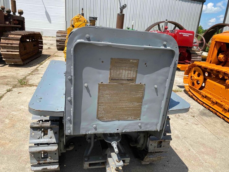 caterpillar-10-ag-crawler-image-6