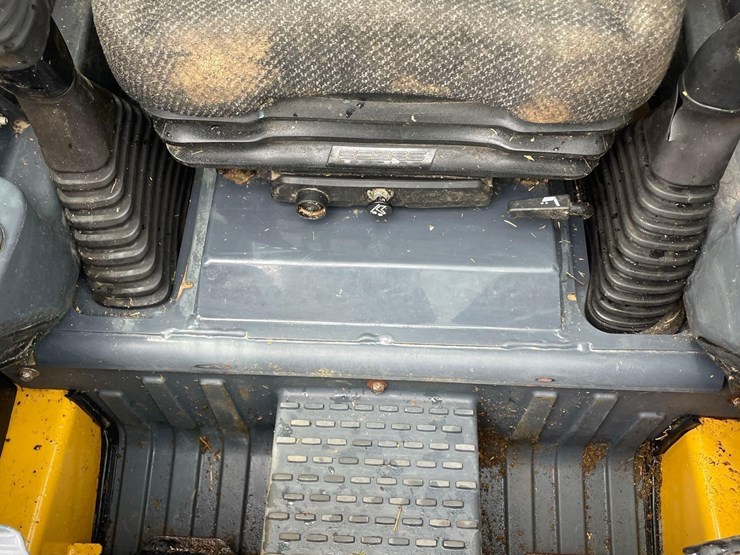 2019-deere-318g-image-54