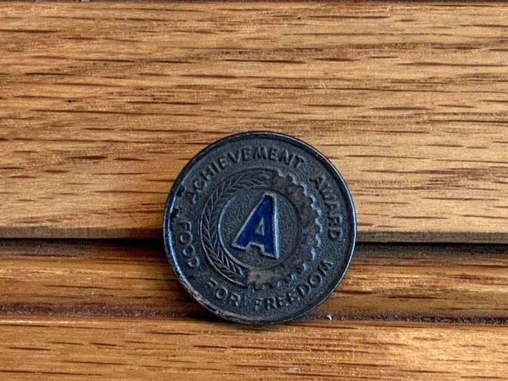 (2)-wwii-“e”-program-pin-+-achievement-award-pin-image-2