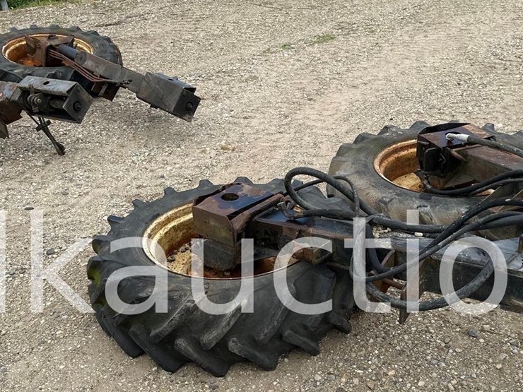 11250---extra-pedestals-&-tires-for-hagie-sprayer-image-1