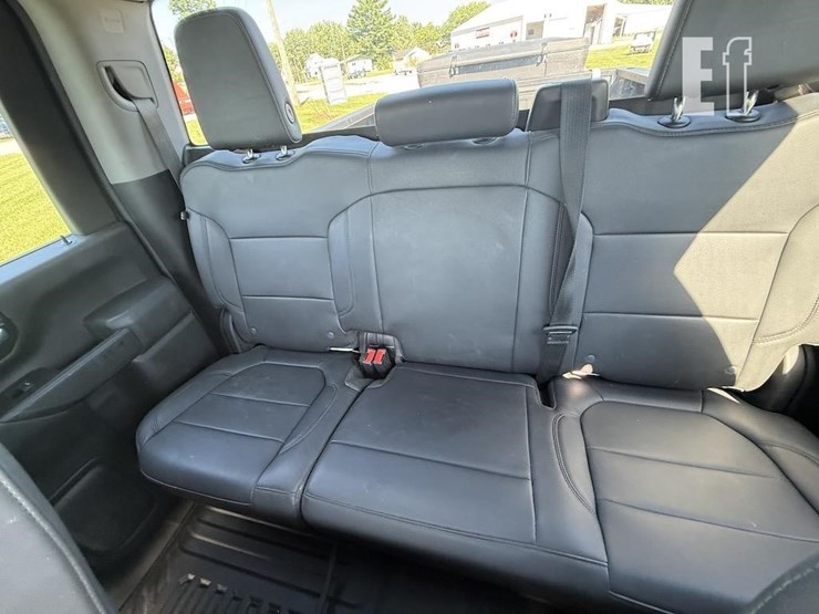 2020-chevrolet-2500-image-13