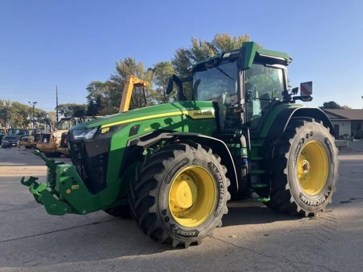 2023-john-deere-8r-410-image-3
