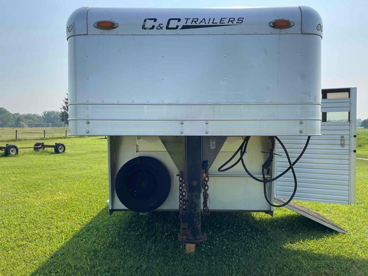 2006-8’x28’-c&c-aluminum-livestock-trailer-image-5