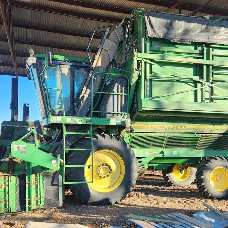 Deere 9970 Cotton Picker