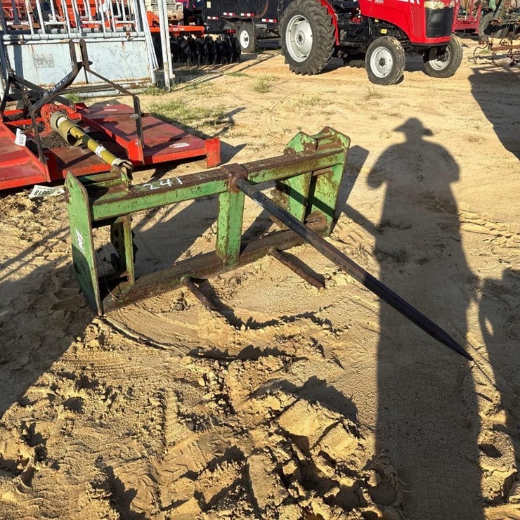 241 - JD QUICK ATTACH HAY SPEAR