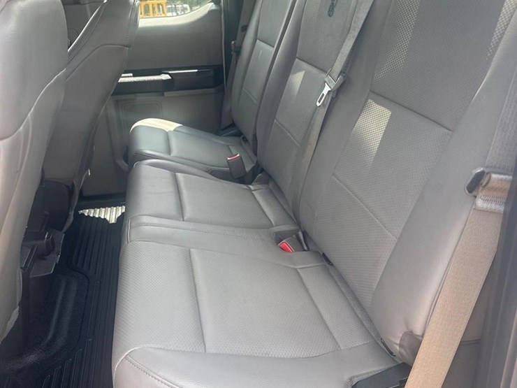 2017-ford-f350-xl-image-18