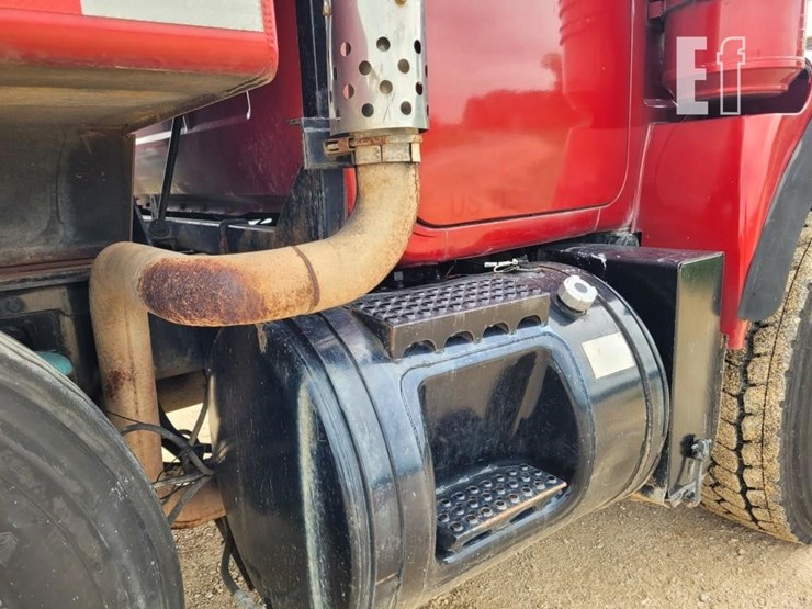 1990-mack-rb690s-image-17