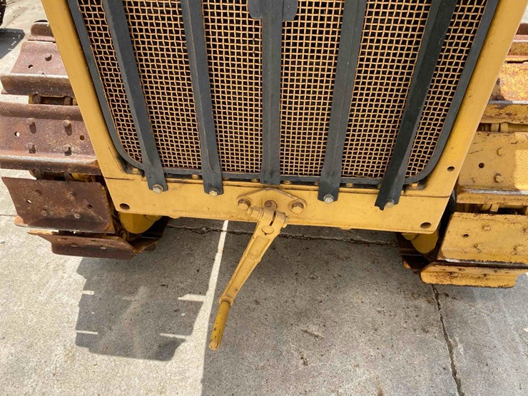 caterpillar-15-ag-crawler-image-9