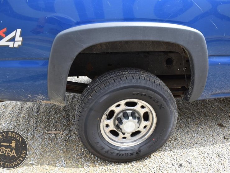2003-chevrolet-silverado-2500-image-22