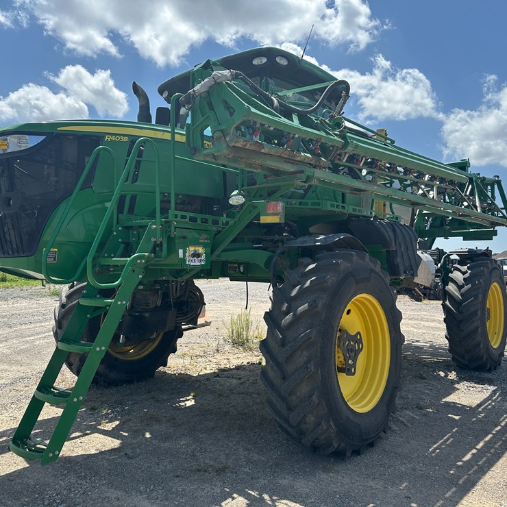 2018 JOHN DEERE R4038