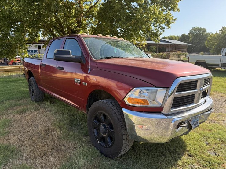 2012-dodge-ram-2500-image-2