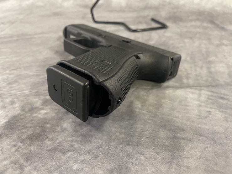 #4361-•-glock-model-19-gen-5-9mm-luger-pistol,-sn:-cesf245-image-4