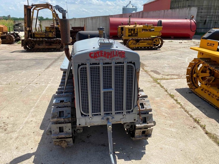 caterpillar-10-ag-crawler-image-2