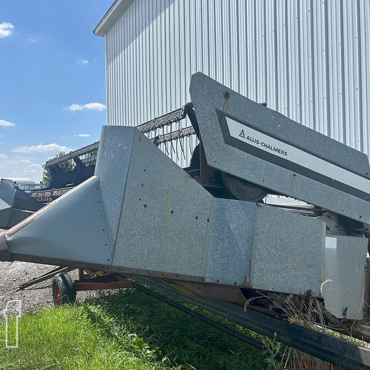GLEANER 825