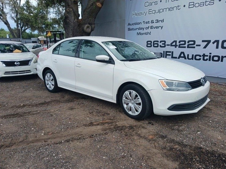 2012-volkswage-jetta-runs/moves-se-image-2