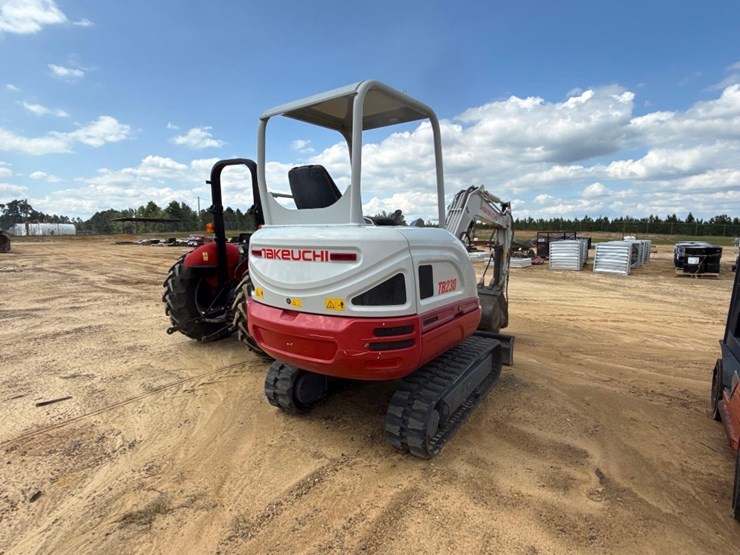 251---2023-takeuchi-tb230-excavator-image-4