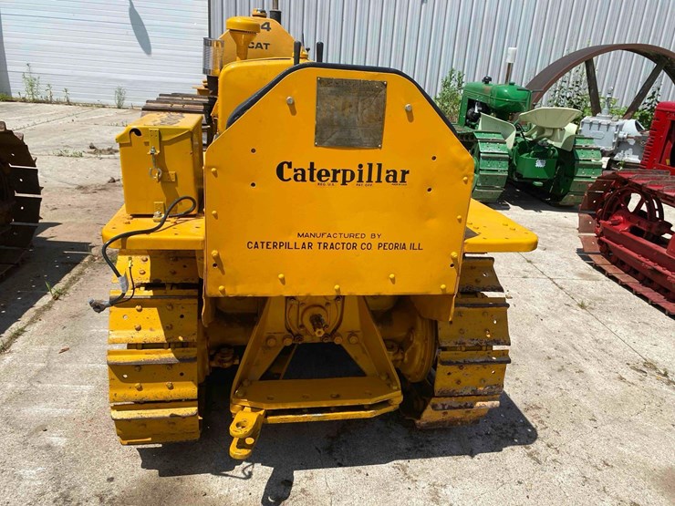 caterpillar-22-ag-crawler-image-2