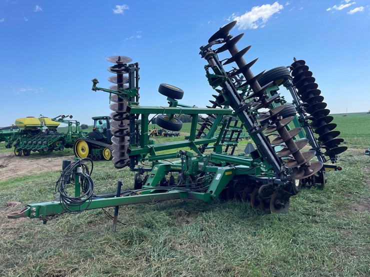 john-deere-637-image-1