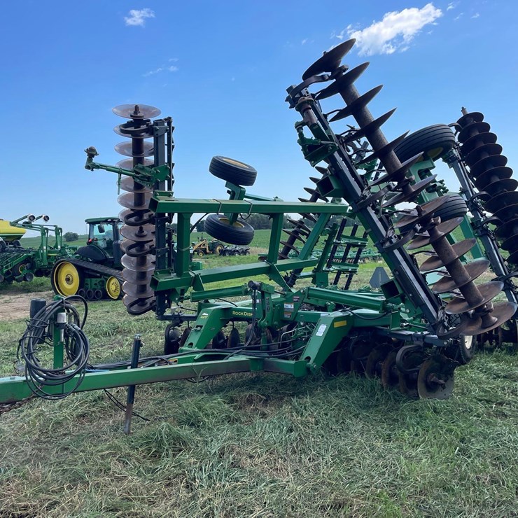 JOHN DEERE 637