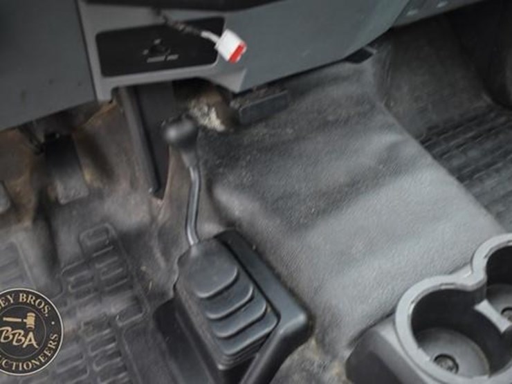 2013-ford-f550-image-34