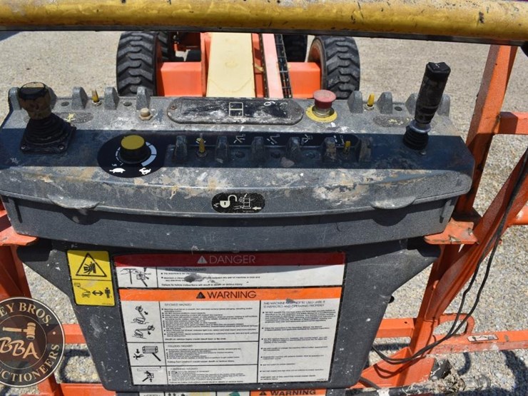 2007-jlg-600s-image-25