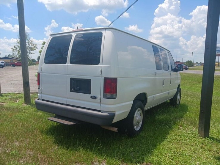 2007-ford-e-series-e-250-image-5