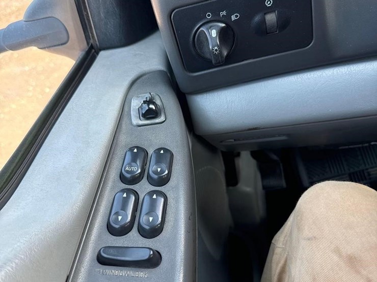 2004-ford-f350-image-17