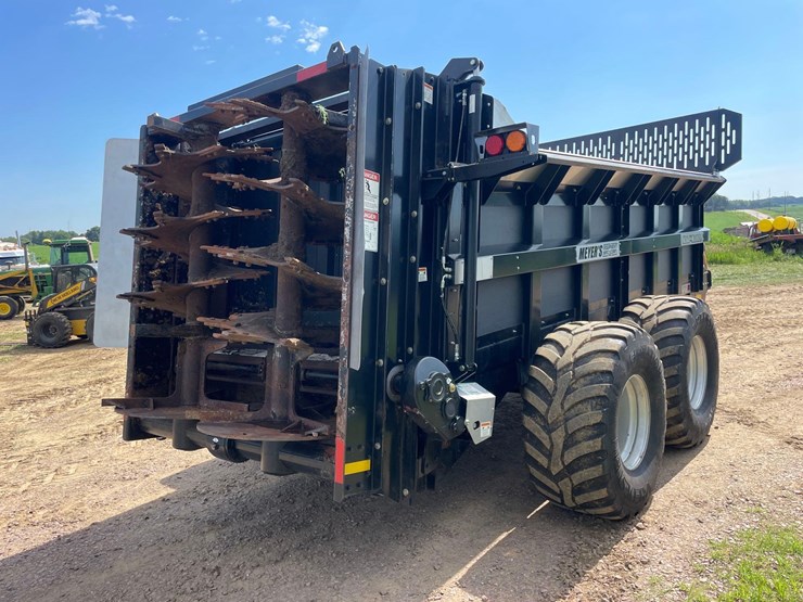 2023-meyer-ms485-vertical-beater-manure-spreader—1-owner-image-3