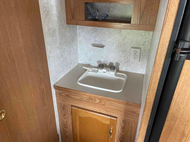 2005-wildwood-le-camper-image-34