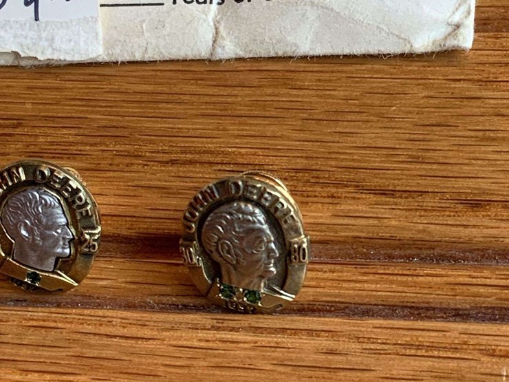(6)-john-deere-5,-10,-15,-20,-25,-30-year-service-pins-image-7