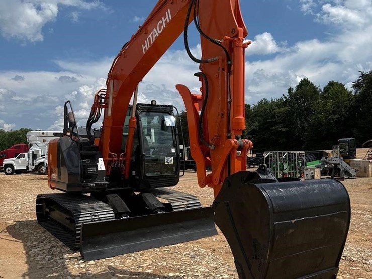2021-hitachi-zx135us-6-image-2