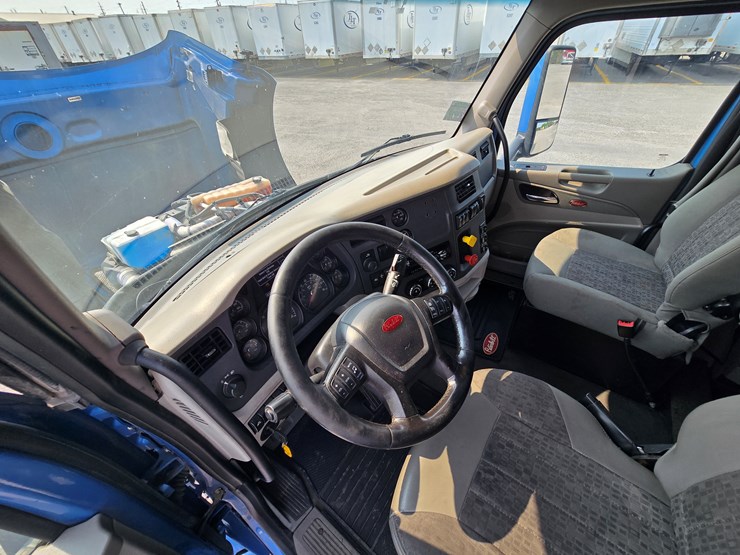 2019-peterbilt-579-image-77