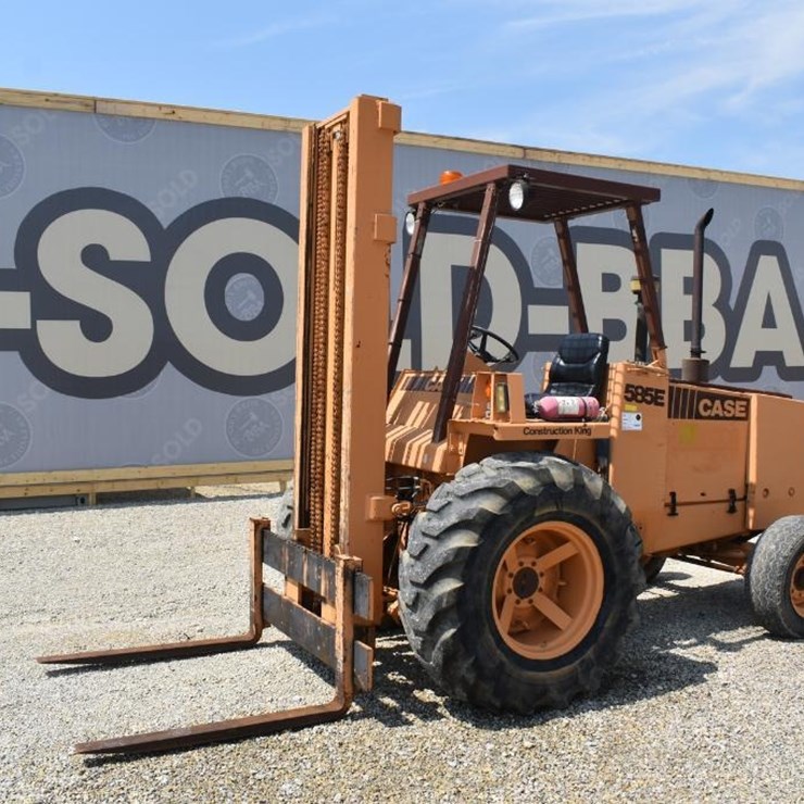 CASE 585E