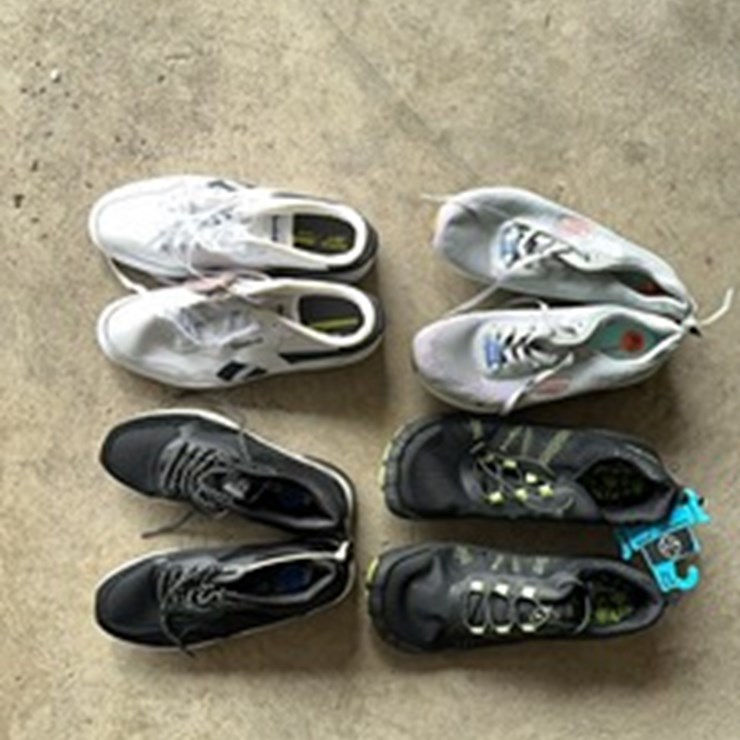LOT#-809- 4 PAIRS OF SHOES