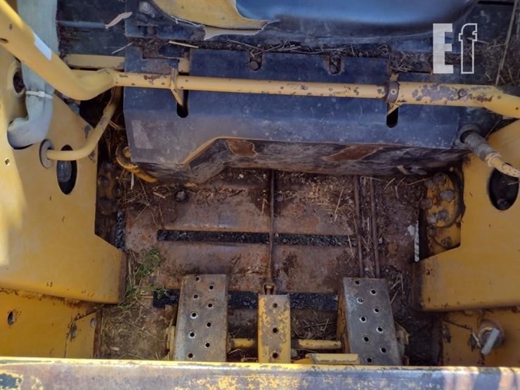 1992-new-holland-l553-image-11