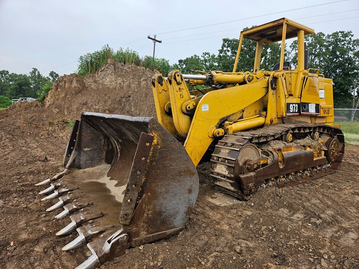 1984-caterpillar-973-image-2