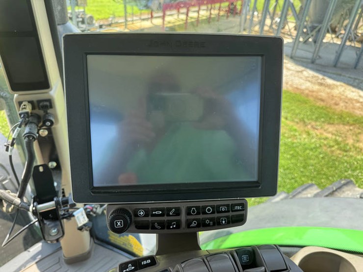 2014-john-deere-8270r-image-56