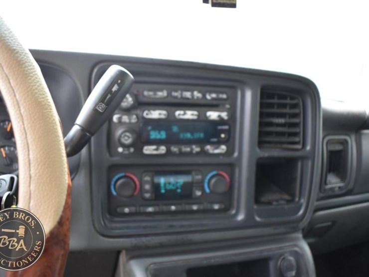 2003-chevrolet-silverado-2500-image-30