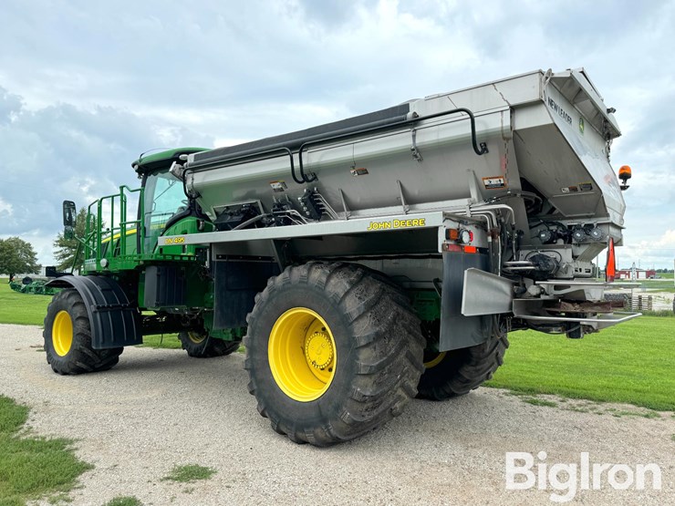 2021-john-deere-f4365-image-7