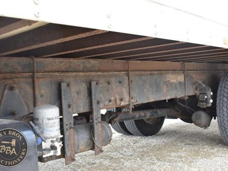 2008-kenworth-t300-image-22