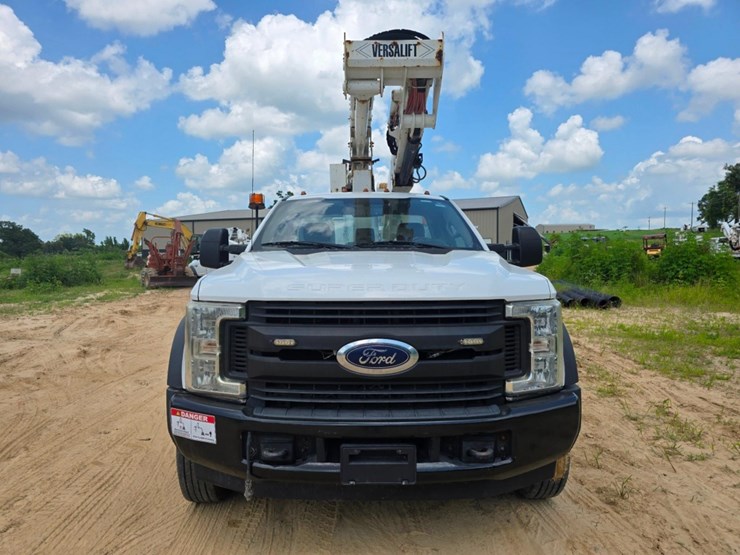 2017-ford-f550-image-15