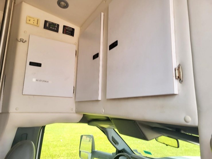 2012-ford-f550-xl-image-70