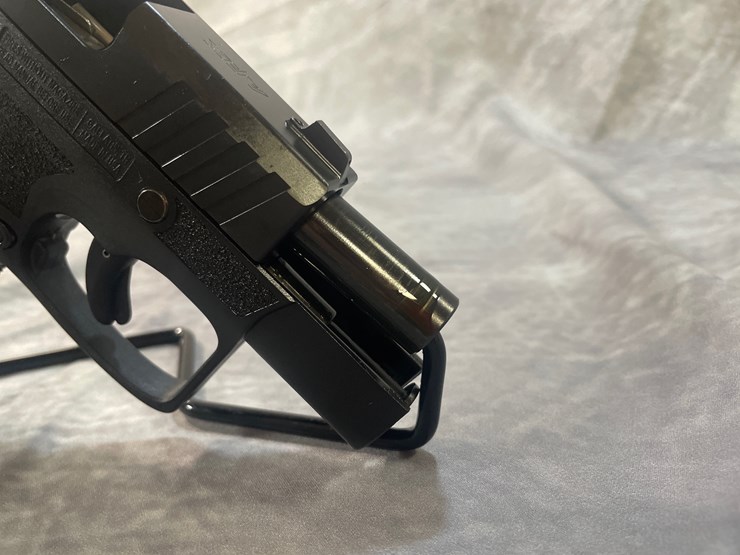 #4352-•-beretta-apx-a1-9mm-luger-pistol,-sn:-axc158923-image-8
