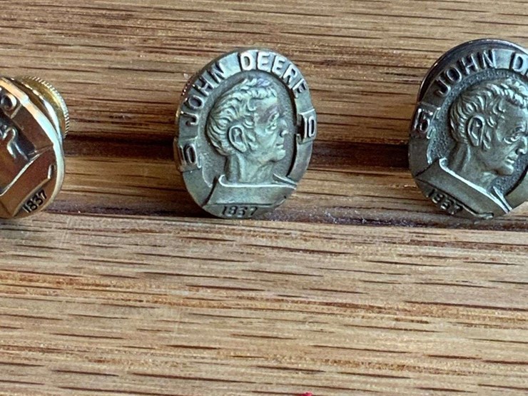 (3)-john-deere-5,-10,-15-year-service-pins-image-3