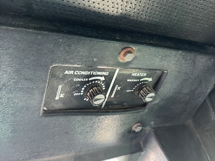 john-deere-7520-image-19